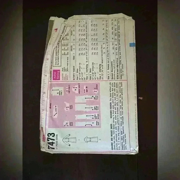 Vintage 1960s 1970s sewing pattern, designer fashion - Picture 2 of 2